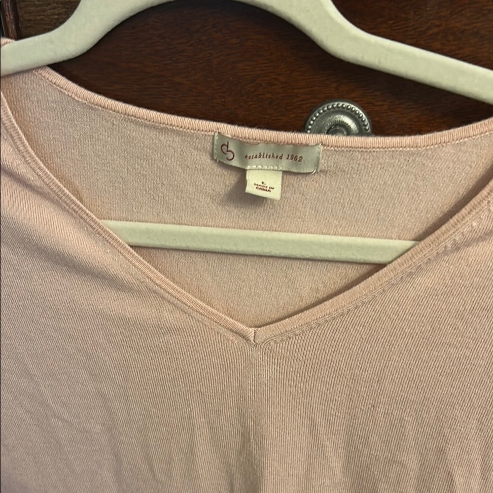 Dress Barn V-Neck lightweight sweater in Light Pink
